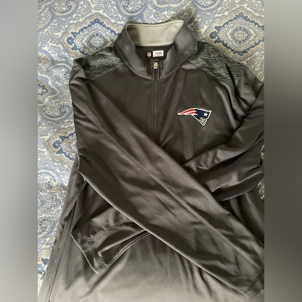 Grey Patriots Pullover